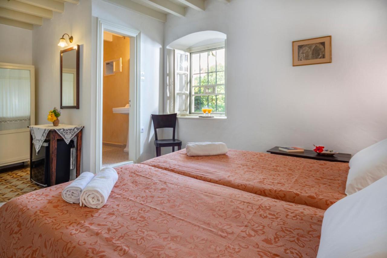 Hotel Archontiko Angelou à Alinda  Extérieur photo
