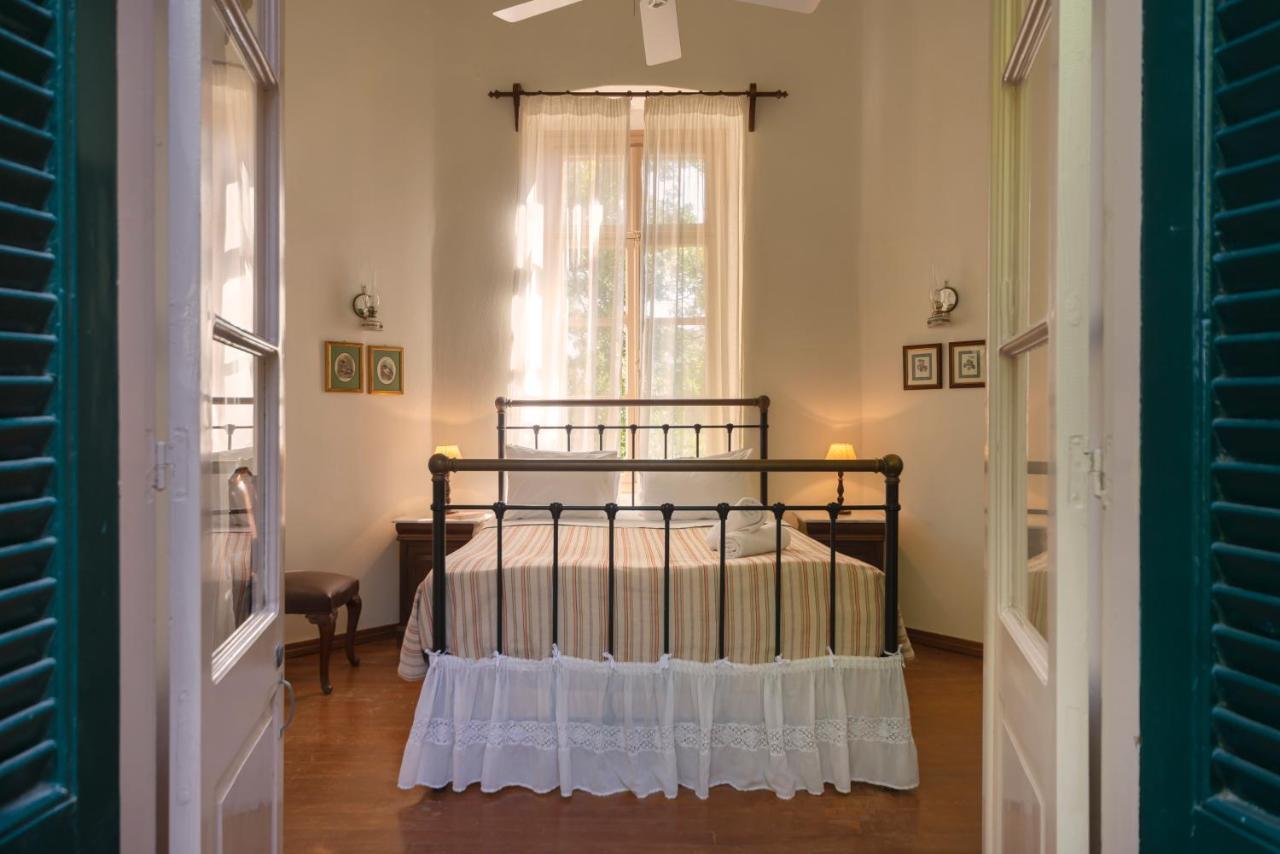 Hotel Archontiko Angelou à Alinda  Extérieur photo