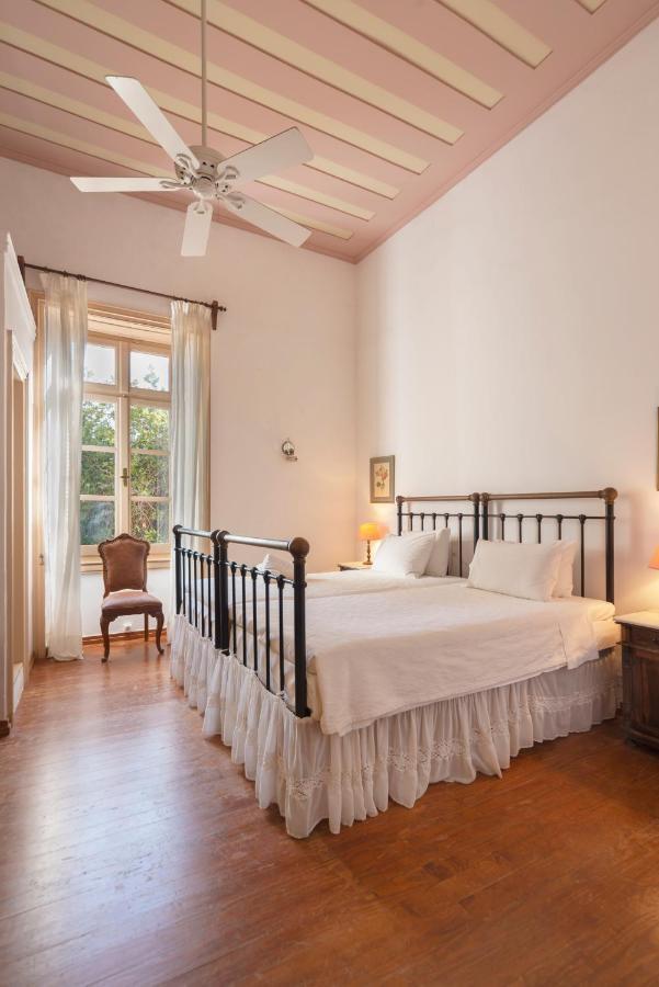 Hotel Archontiko Angelou à Alinda  Extérieur photo