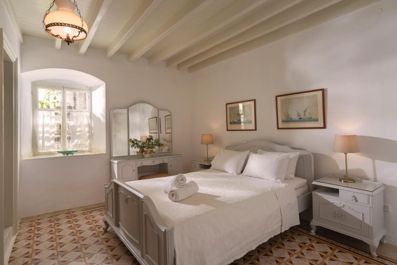 Hotel Archontiko Angelou à Alinda  Extérieur photo