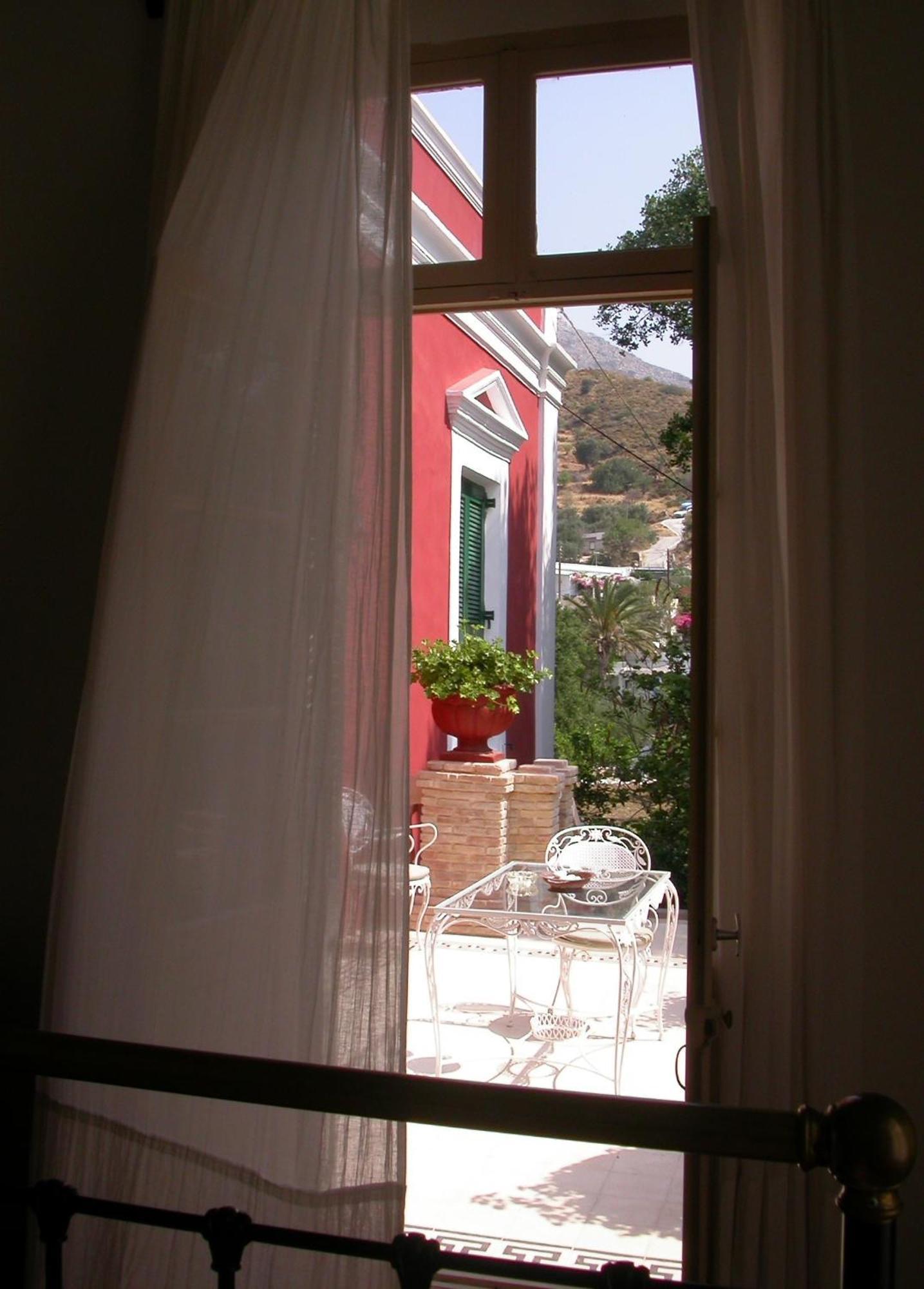 Hotel Archontiko Angelou à Alinda  Extérieur photo